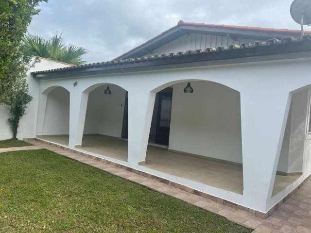 Casa à venda no bairro Guaiúba - Guarujá/SP