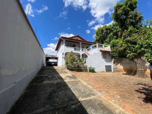 Casa com 4 dormitórios à venda, em lote de 360m² por R$ 500.000 - São Cristóvão - Betim/MG