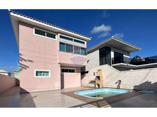 Casa duplex a venda, Condomínio Summer Beach, 4 quartos, suíte, piscina, churrasqueira. Monte Alto - Arraial do Cabo.