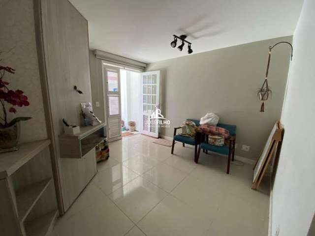 Casa em condomínio fechado com 3 quartos à venda em Manoel Dias Branco, Fortaleza  por R$ 550.000