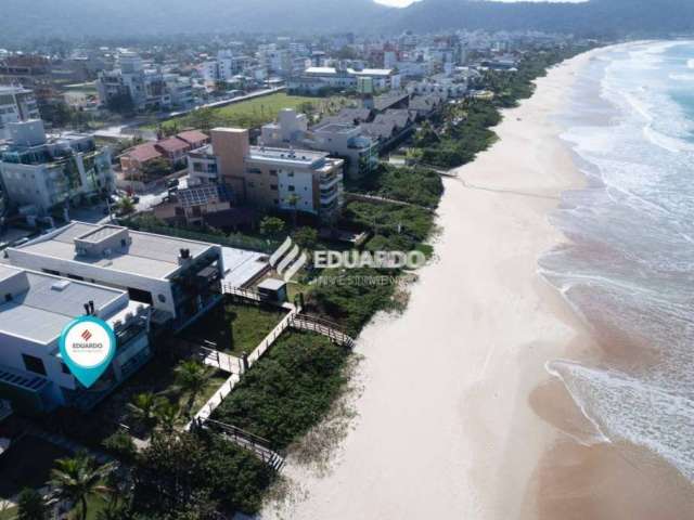 Apartamento á beira mar com 03 suítes à venda em Mariscal, Bombinhas - SC.