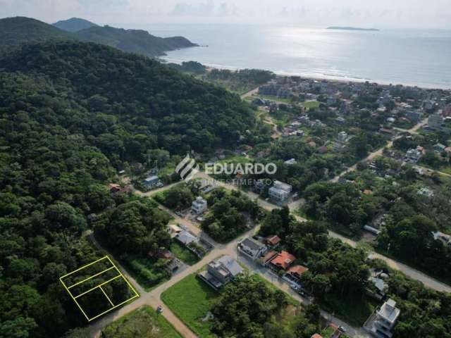 04 terrenos à venda á 800 metros da praia de Mariscal, Bombinhas - SC.