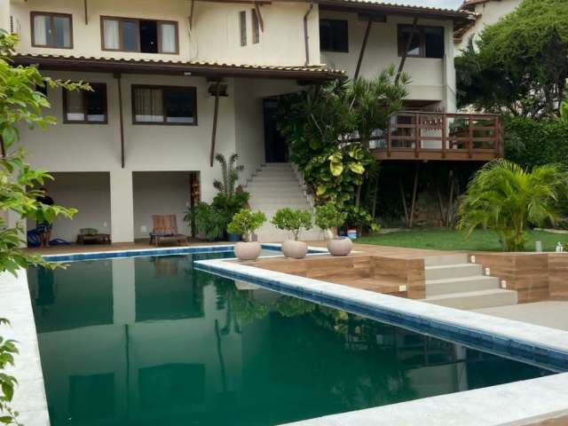 Casa Maravilhosa para Venda ou Locação Condomínio  Jardim Califórnia em Pituaçu, ao lado do Colégio Marista.
