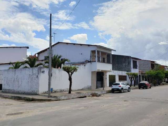 Casa residencial Venda São Cristóvão, Fortaleza 3 dormitórios sendo 1 suíte, 2 salas, 3 banheiros, 3 vagas 225,00 m² construída, 225,00 m² de terreno