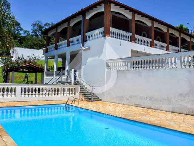 Belíssima casa de campo com vista panorâmica à venda no Condomínio Cachoeiras do Imaratá em Itatiba