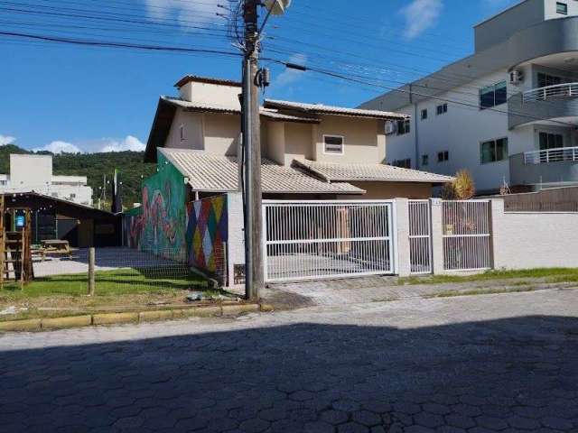 Casa com 4 dormitórios à venda, 226 m² por R$ 1.550.000,00 - Bombas - Bombinhas/SC