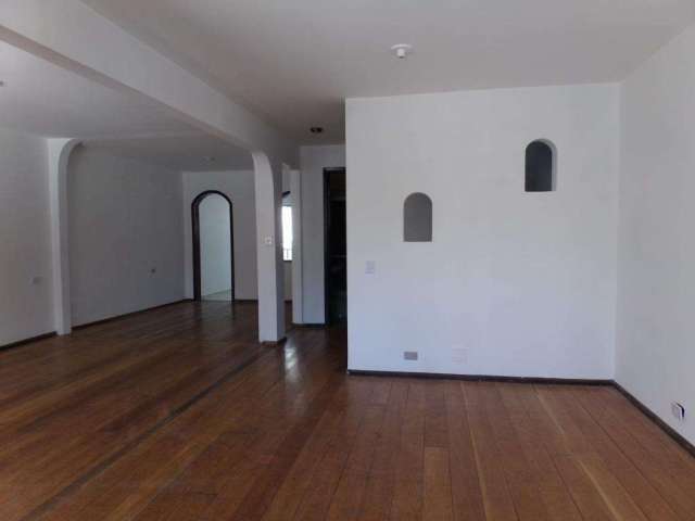 Sobrado com 3 dormitórios para alugar, 170 m² por R$ 3.089,00/mês - Capão da Imbuia - Curitiba/PR