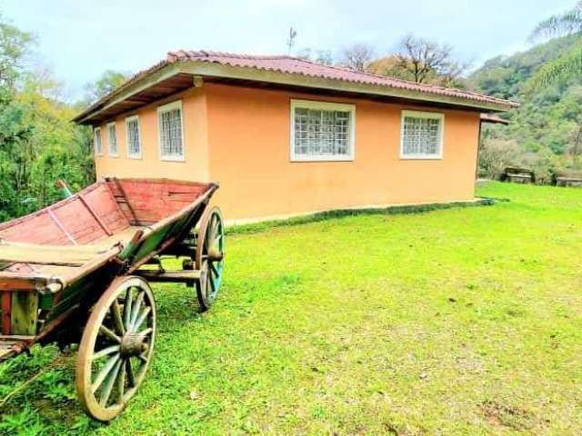 Sítio com 3 dormitórios à venda, 356950 m² por R$ 1.500.000,00 - Bateias - Campo Largo/PR