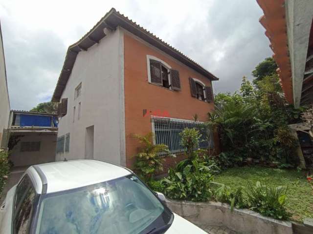 Casa residencial para Venda, Bairro Pedreira, com quintal e Jardim Cheio de orquídea