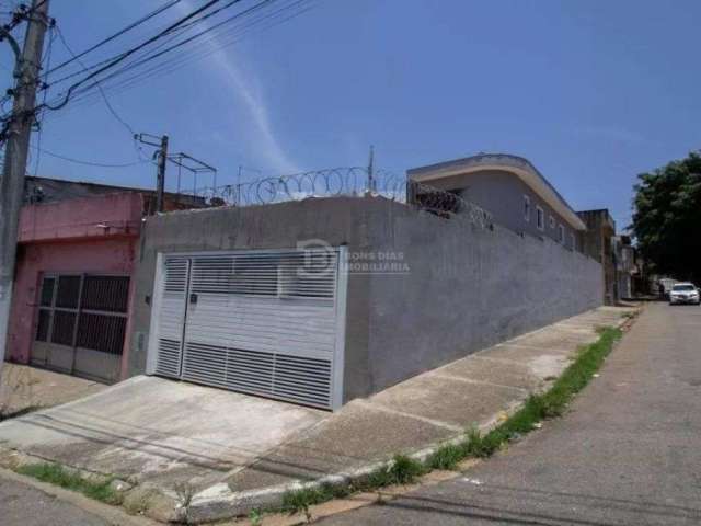 Casa à venda na Vila Curuca, São Paulo: 03 dormitórios, 02 banheiros e 04 garagens