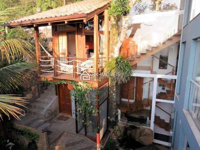 Casa à venda, 3 quartos, 3 suítes, 2 vagas, Sambaqui - Florianópolis/SC