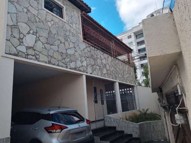 Casa com 2 quartos à venda no Centro, Lauro de Freitas  por R$ 600.000