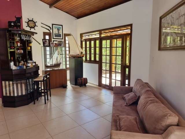 Casa em condomínio fechado com 5 quartos à venda no Jauá, Camaçari  por R$ 2.100.000