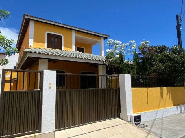 Casa em condomínio fechado com 4 quartos à venda no Abrantes, Camaçari  por R$ 620.000