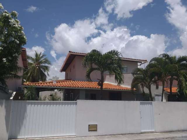 Casa em condomínio fechado com 3 quartos para alugar no Buraquinho, Lauro de Freitas  por R$ 6.500