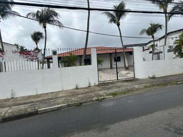 Casa comercial com 1 sala para alugar no Pitangueiras, Lauro de Freitas  por R$ 10.000