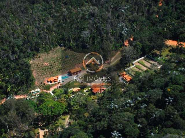 Chalé na Serra do Capim em Teresópolis: Venda por R$ 6 milhões