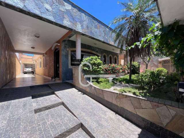Casa com 4 dormitórios à venda, 180 m² por R$ 870.000,00 - Balneário Stella Maris - Peruíbe/SP