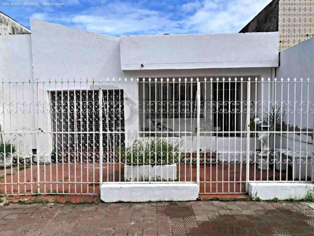 Casa para Venda em Aracaju, São José, 3 dormitórios, 1 banheiro, 2 vagas