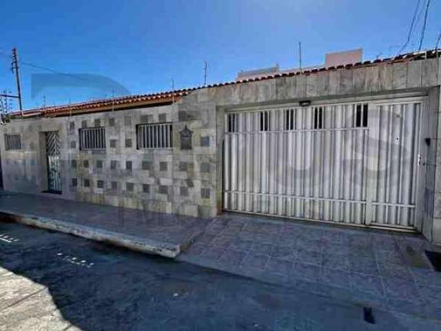 Casa para Venda em Aracaju, Luzia, 3 dormitórios, 1 suíte, 2 banheiros, 3 vagas