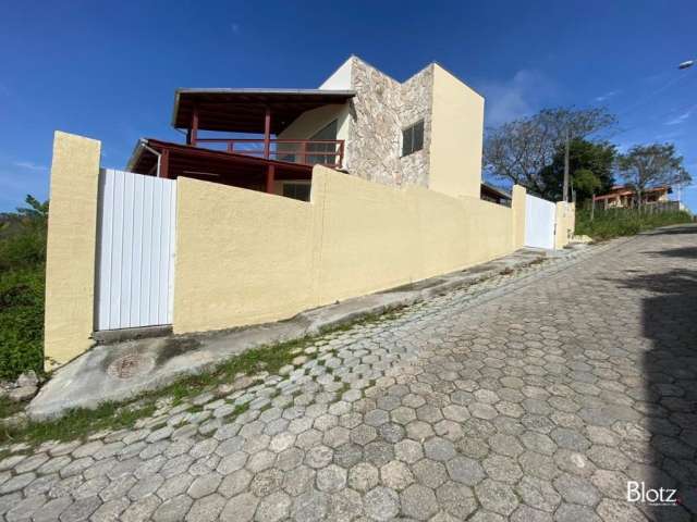 Casa com 3 Quartos com Vista Mar, Santinho-SC
