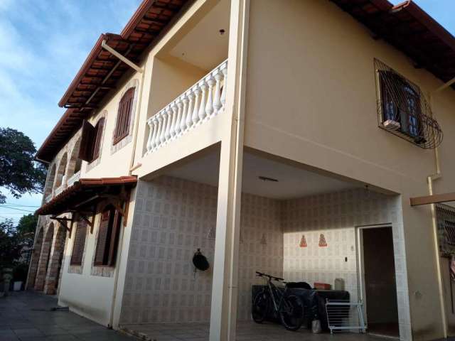 Casa com 4 quartos à venda na Rua Guilherme Reis, 175, Parque Xangri-Lá, Contagem por R$ 891.000