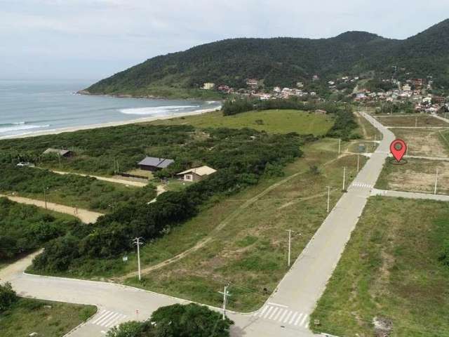 Lote 11 Quadra I - Lote residencial com 610,25 m², distante aproximadamente 200 m do mar da Praia da Gamboa, Garopaba SC.