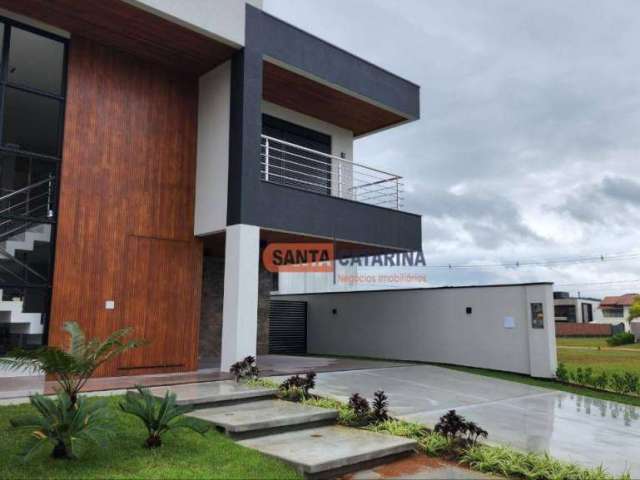 Esplêndida casa no condomínio Caledônia, 280 m² por R$ 2.800.000 Camboriú/SC