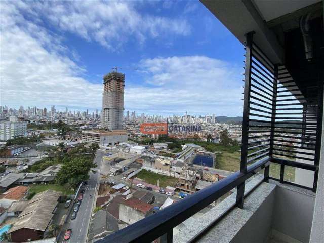 Apartamento com 1 suíte mais 02 dormitórios à venda, por R$ 820.000 - Tabuleiro - Camboriú/SC
