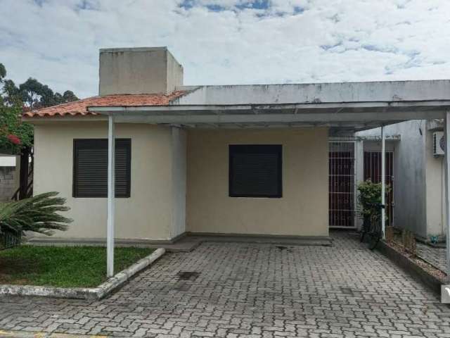Otima Casa em condomonio fechado com 02 dormitórios - Fragata / Pelotas