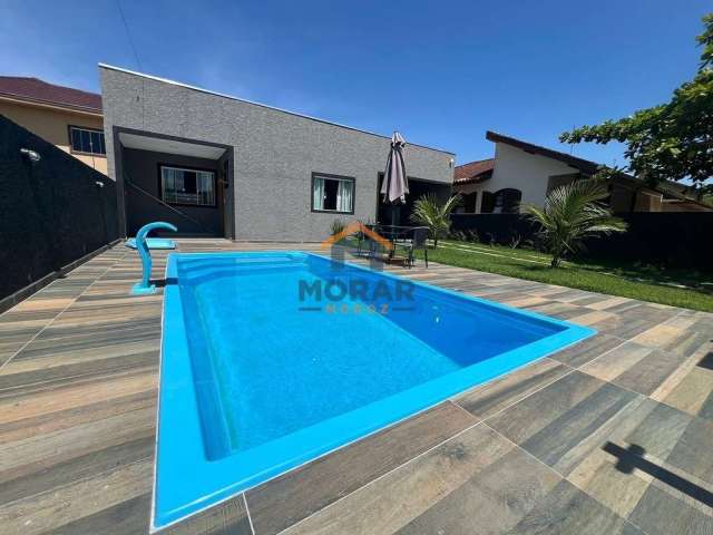 Casa com piscina no Jardim Canadá
