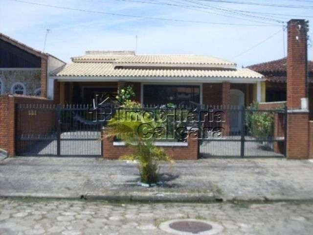 Casa isolada com piscina em Peruíbe!!!