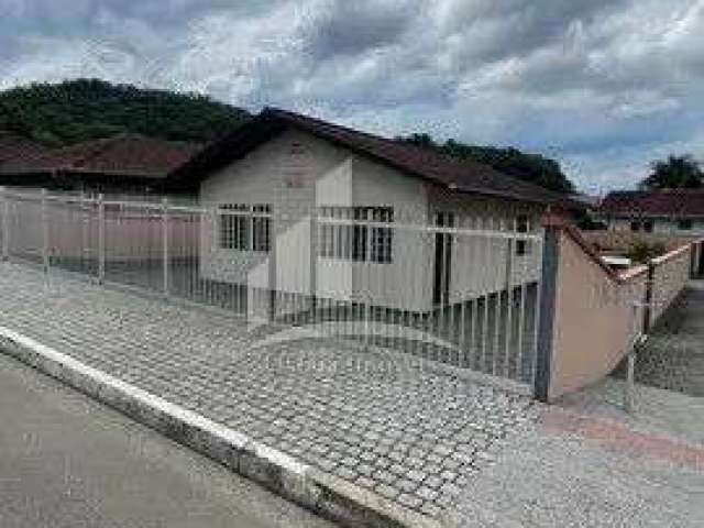 Casa com amplo terreno a venda no bairro São Marcos !!