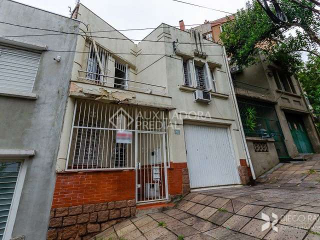 Espaçosa residência original localização Privilegiada Rua DR. VALE bairro MOINHOS DE VENTO!!!!!