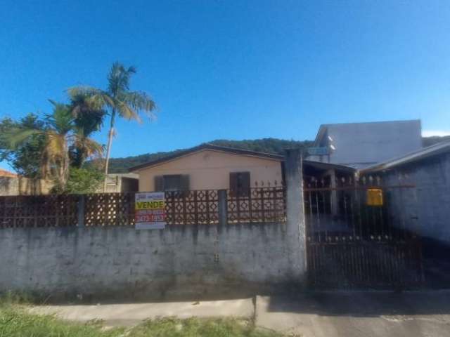 Casa com 2 quartos à venda na Rua Apucarana, 48, Caiobá, Matinhos, 336 m2 por R$ 295.000