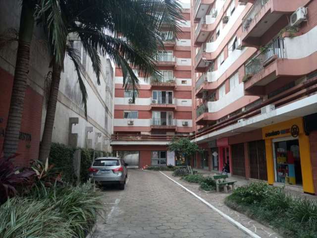 Apartamento central, de frente, com elevador,  Frente para a praça de Uruguaiana