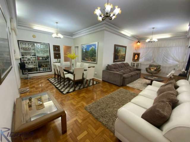 Apartamento amplo composto de 4 quartos à venda próximo ao Centro de Belo Horizonte, MG.