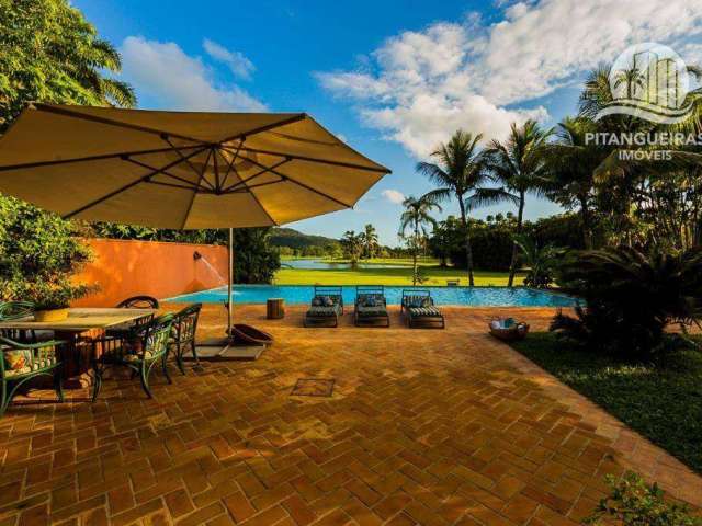 Pernambuco - Sala de estar com duplo ambiente, ampla varanda com sofás, 4 suítes e 8 vagas.