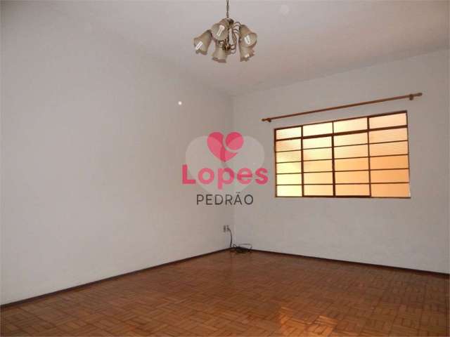 Casa com 3 quartos à venda na Rua Capitão Elias Francisco do Prado, 168, Vila Éden, Lençóis Paulista, 253 m2 por R$ 400.000