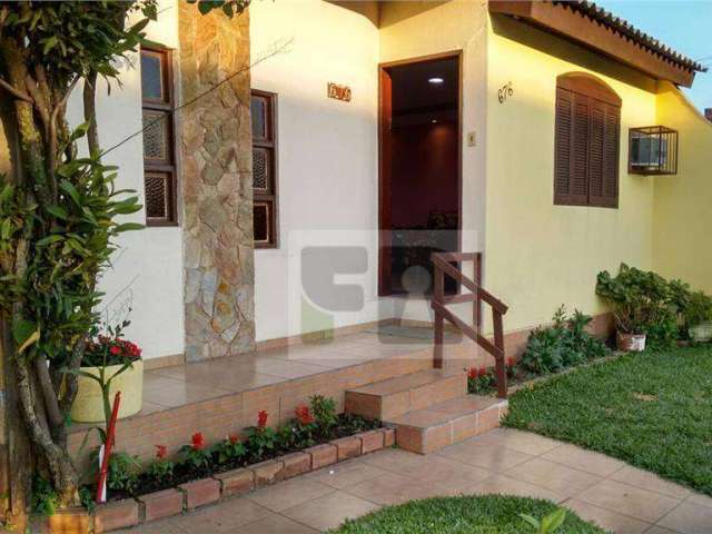 Casa com 3 dormitórios à venda, 109 m² por R$ 350.000,00 - Maringá - Alvorada/RS