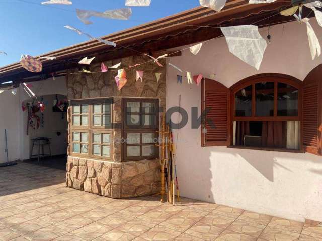 Casa com 3 quartos à venda na Presidente Tancredo Neves, 1207, Parque das Colinas, Valinhos, 178 m2 por R$ 650.000