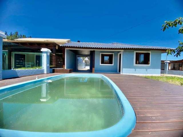 Casa em condomínio fechado com 3 quartos à venda na Heitor Villa Lobos, 134, Arpoador, Xangri-Lá por R$ 636.000