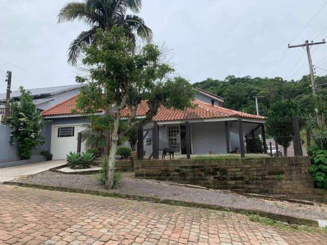 Casa com 4 dormitórios à venda, 199 m² por R$ 630.000,00 - Arroio Grande - Santa Cruz do Sul/RS