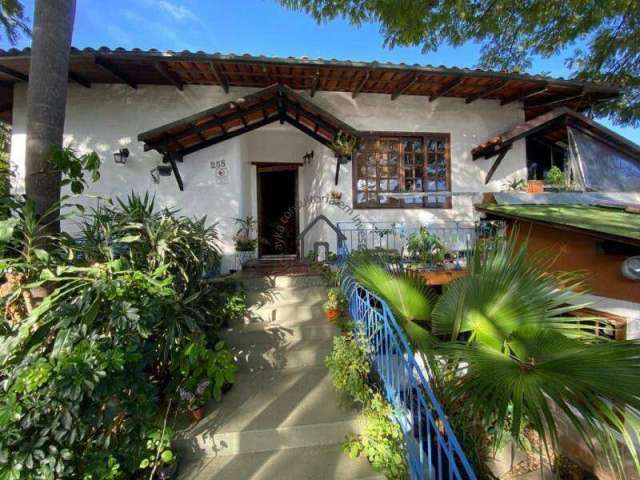 Casa à venda, 6 quartos, 2 suítes, 8 vagas, Lagoa da Conceição - Florianópolis/SC