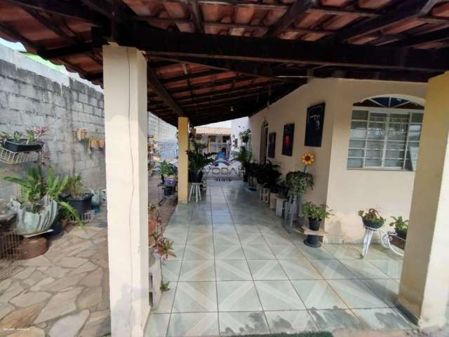 Casa para Venda em Brumadinho, São Conrado, 3 dormitórios, 1 suíte, 2 banheiros, 2 vagas