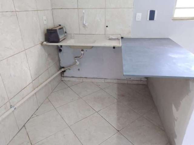 Kitnet para Locação em Brumadinho, São Conrado, 1 dormitório, 1 banheiro, 1 vaga