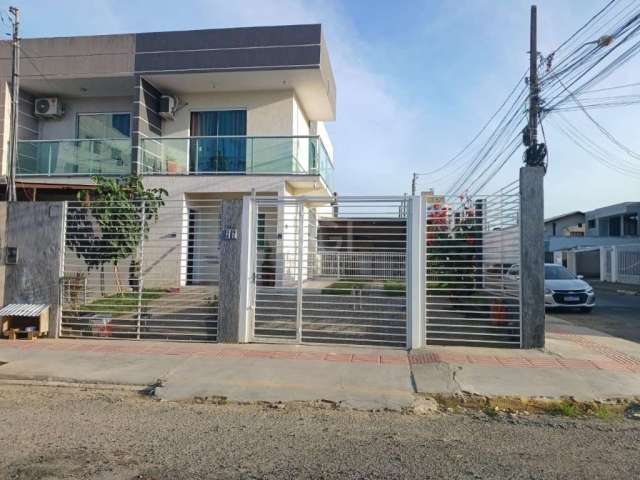 Excelente casa em  Camboriú-SC &lt;BR&gt;Casa com 2 dormitórios , 1 suíte , sala, cozinha lavabo, área de serviço, 4 vagas de garagem coberta . &lt;BR&gt;ótima localização , 6 quilômetros praia centra