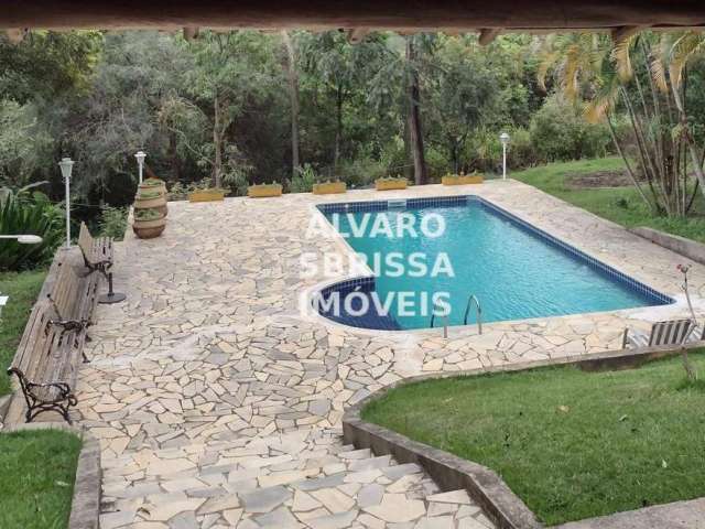 Linda chácara com 5.000 m2 à venda com piscina no B. Botuxim  Varejão Itu SP prox a Rod Castelo Branco