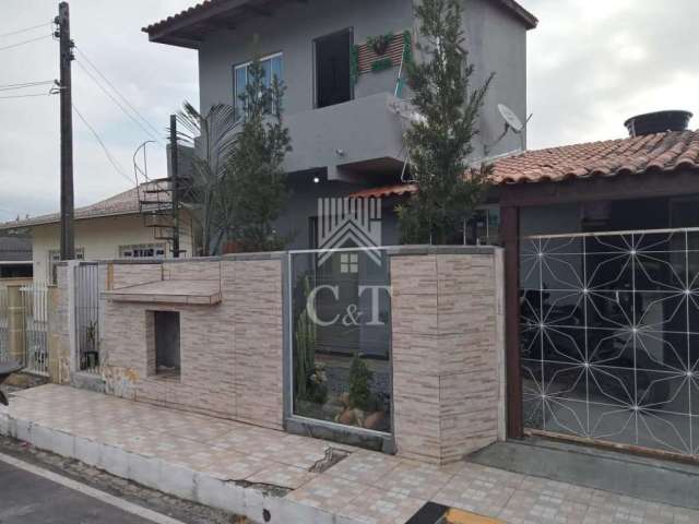 Casa com 2 dorm, semi mobiliado Á venda no centro , Centro, Camboriú - SC