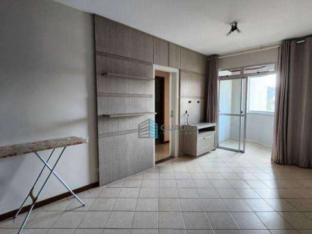Apartamento com 3 dormitórios para alugar, 80 m² por R$ 3.395,26/mês - Barreiros - São José/SC